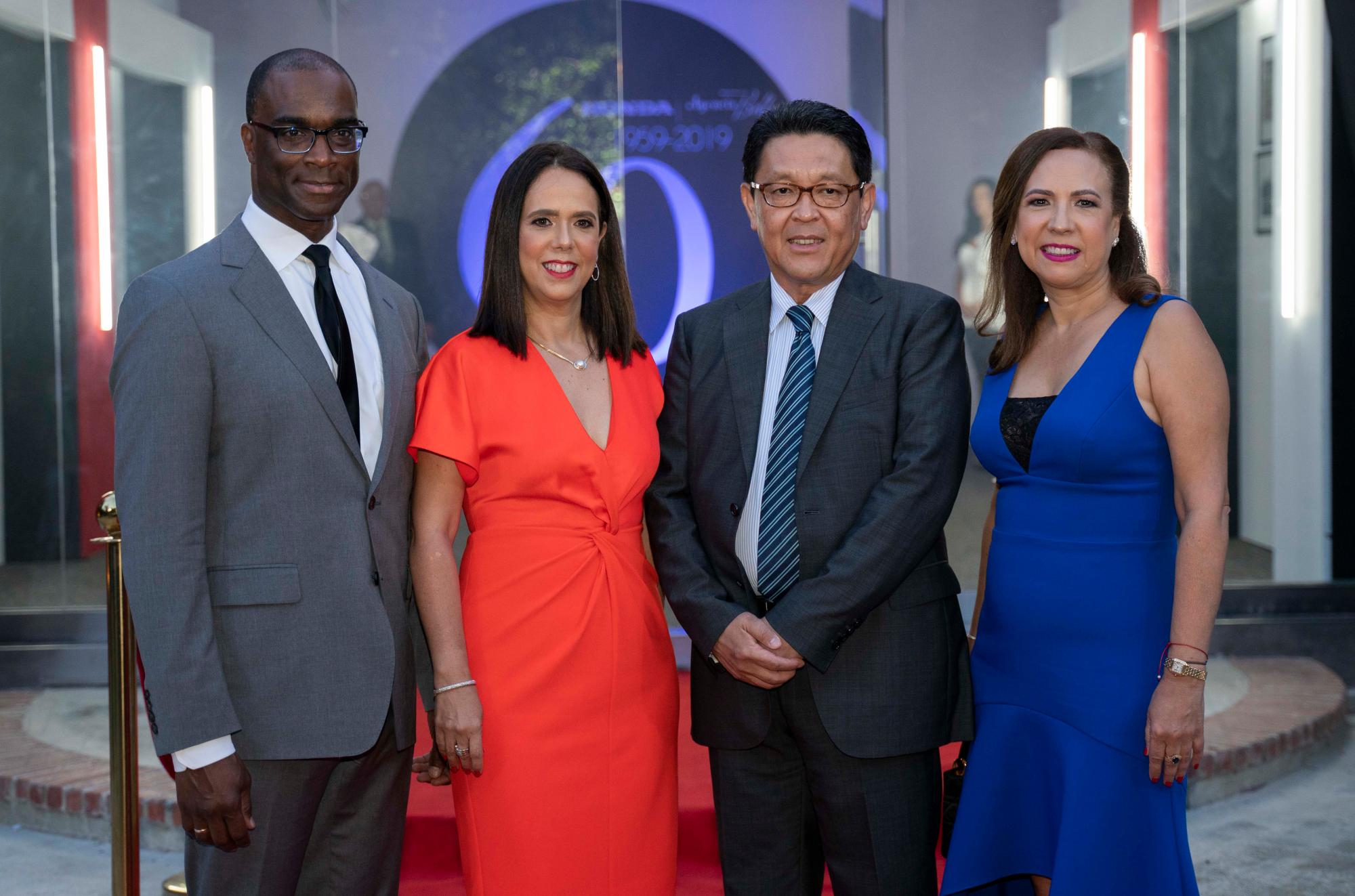 David Hendley, Maribel Bellapart, Shinji Aoyama y Maripili Bellapart.