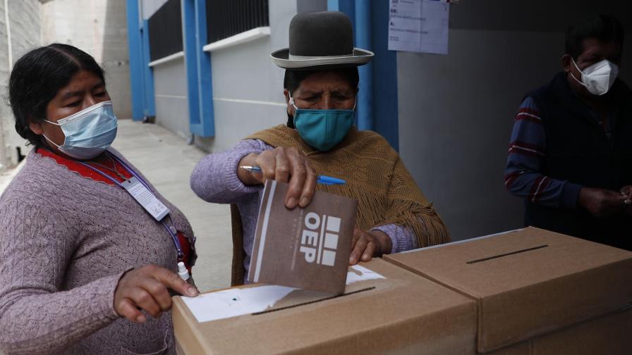 Opositores celebran triunfo en Bolivia sin resultado oficial
