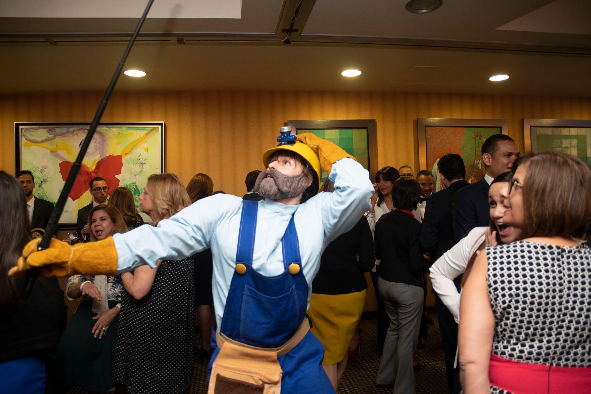 Los personajes de la campaña fueron un atractivo de la actividad.