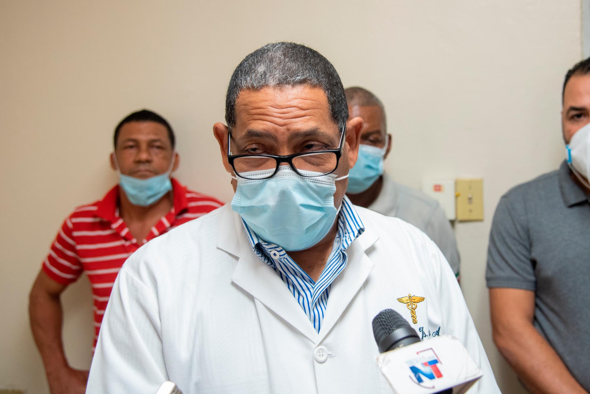 Doctor Freddy Reyes, director del hospital Salvador B. Gautier. 