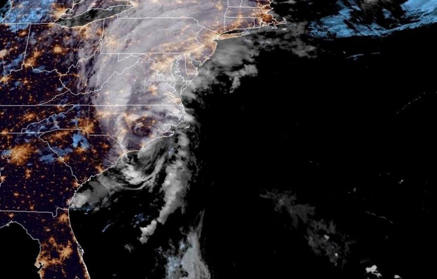 Isaías, de nuevo tormenta, se acerca a Virginia (EEUU) con viento y lluvia
