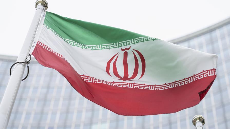 Irán y potencias reanudan conversaciones sobre tema nuclear