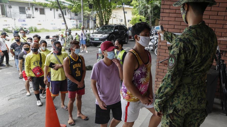 Casos de coronavirus rebasan los 50.000 en Filipinas