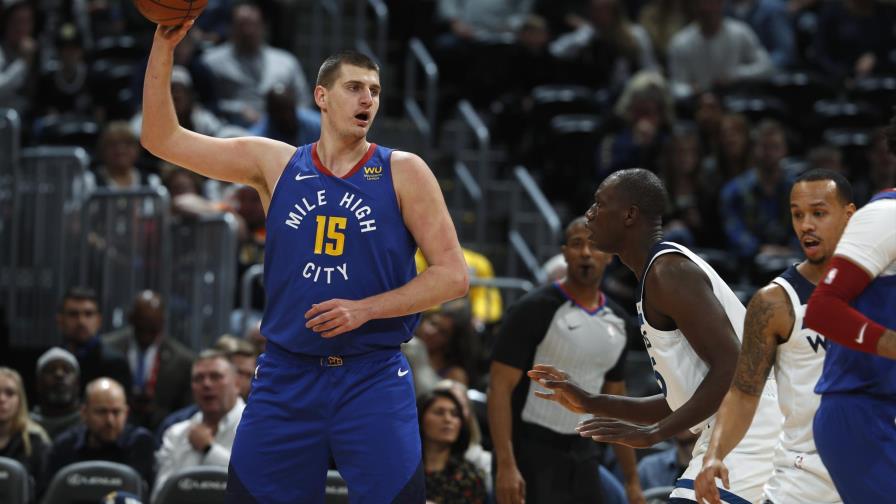 Nuggets 109, Timberwolves 100; Jokic tiene 22 puntos