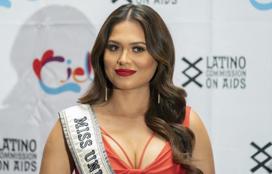 Miss Universo decidida a aprovechar corto reinado