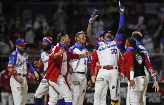 Dominicana supera a Puerto Rico y gana la Serie del Caribe