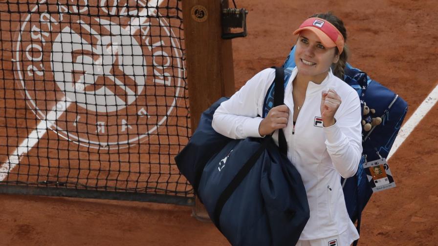 Kenin sufre para avanzar a semis en Francia; Kvitova domina
