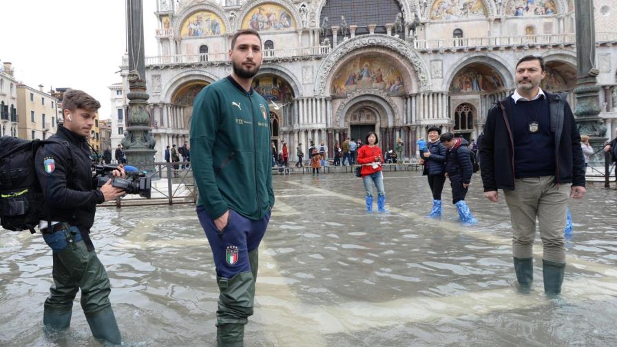 Reabren la Plaza de San Marcos, pero la marea sigue alta Reabren la Plaza de San Marcos, pero la marea sigue alta