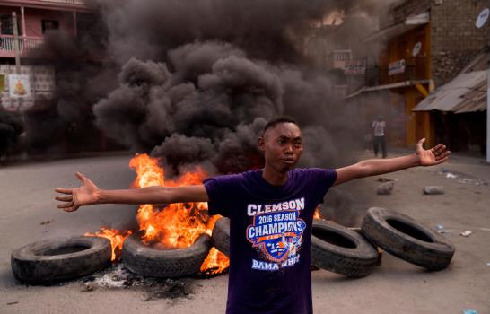 Arden barricadas en Cabo Haitiano en la víspera de funeral del presidente Moïse