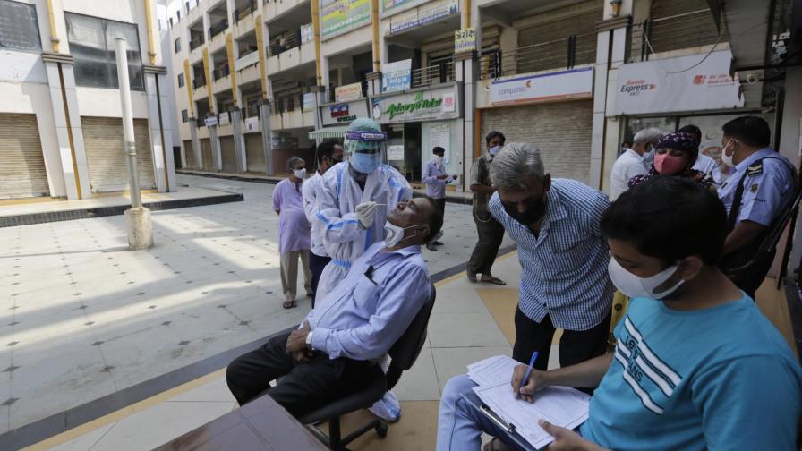 Suspenden pruebas con vacuna AstraZeneca contra COVID-19 en La India Suspenden pruebas con vacuna AstraZeneca contra COVID-19 en La India