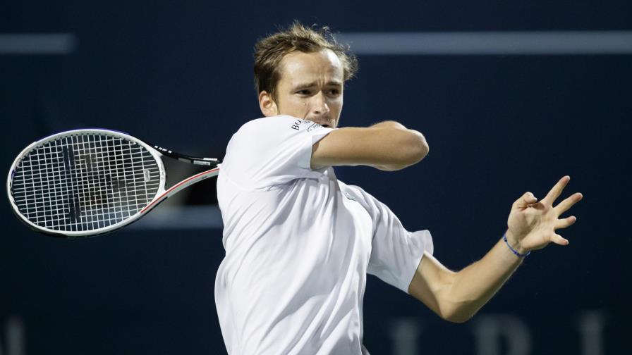 Medvedev y Opelka disputarán final en Canadá
