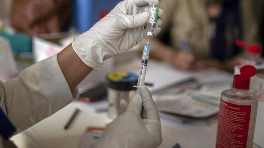 Los pasos en falso de la OMS en el primer año de la pandemia