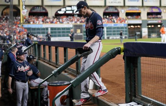 Bravos-Astros, una Serie Mundial de brazos fundidos