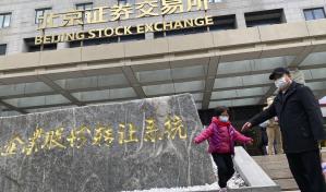 China lanza su mayor emisión de bonos a través de Hong Kong para apoyar el valor del yuan