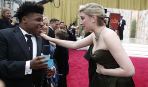 Harris de “Cheer” seguirá detenido por pornografía infantil