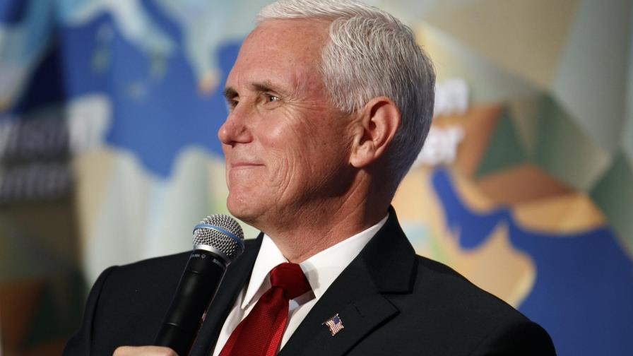 Vicepresidente Mike Pence critica a la NBA y a Nike