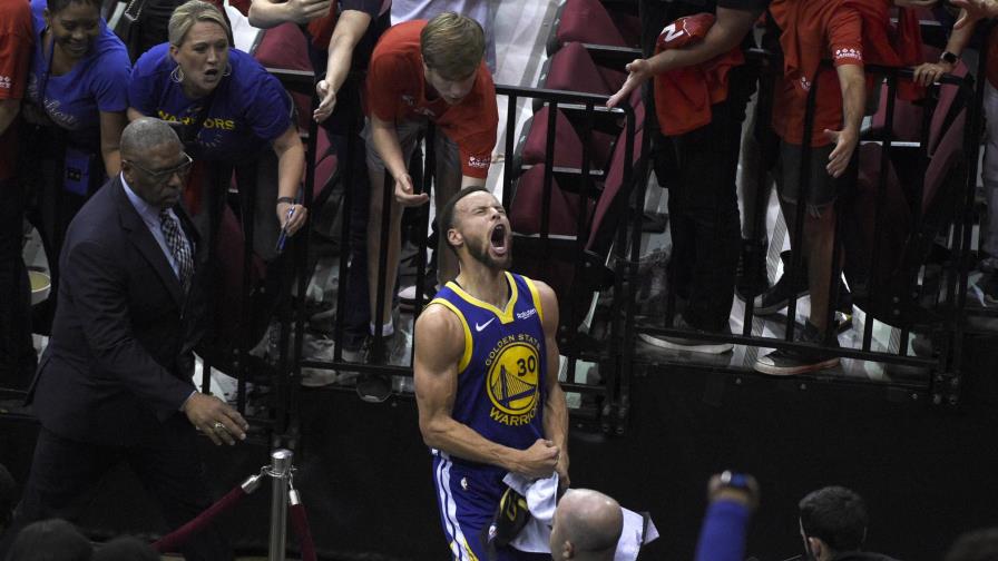 Curry busca terminar su carrera con Warriors