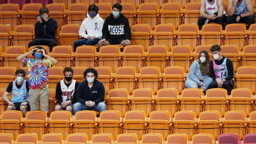 Clippers remontan y se imponen con público en Miami Clippers remontan y se imponen con público en Miami