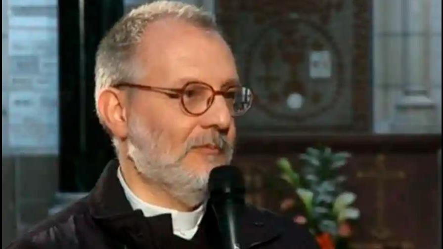 Las autoridades descartan el móvil terrorista en el asesinato del párroco