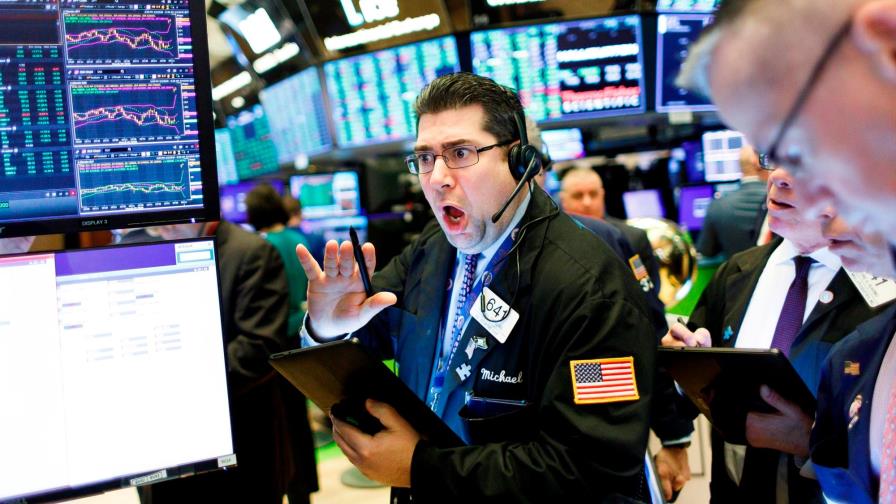 Wall Street detuvo sus operaciones tras caída de 7 % en su apertura Wall Street detuvo sus operaciones tras caída de 7 % en su apertura