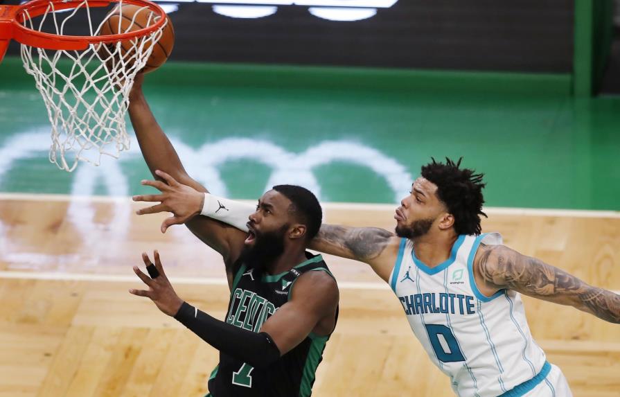 Tatum y Celtics dominan a unos Hornets mermados por lesiones