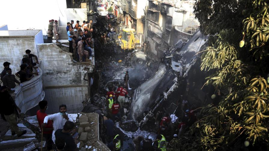 Pakistán: Turbulencias, aviso antes de letal siniestro aéreo