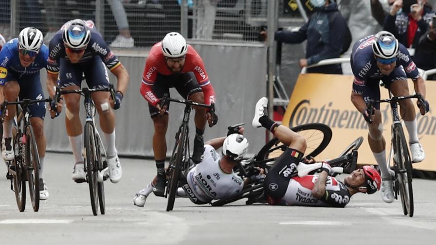 Merlier se lleva una accidentada tercera etapa del Tour de Francia