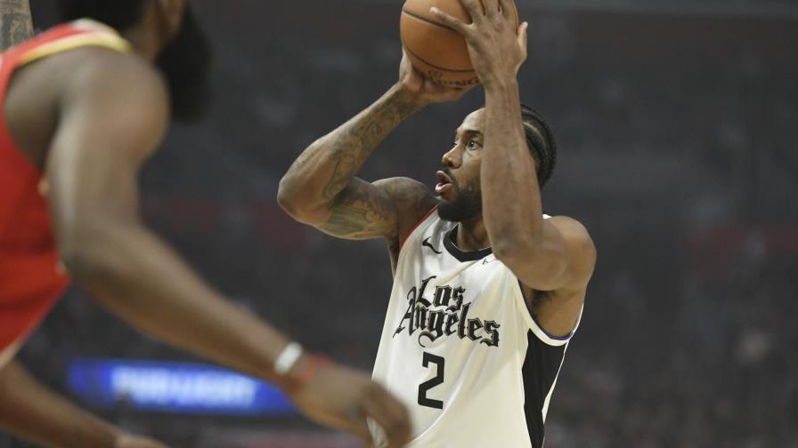 Leonard suma canasta clave, Clippers ganan a Houston 122-119