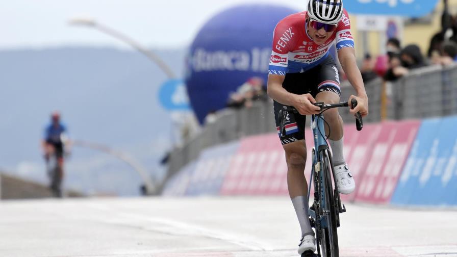 Van der Poel gana 5ta etapa, Pogacar sigue líder en Tirreno