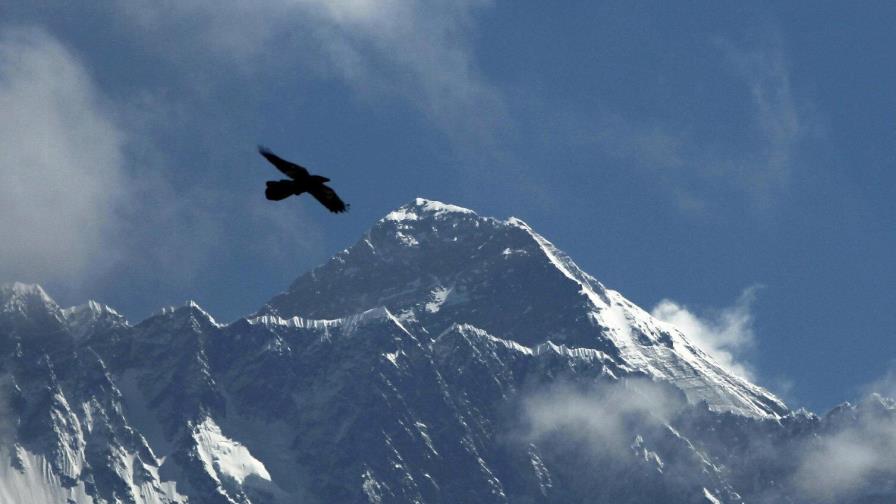 China y Nepal dan una nueva medición más alta del Everest China y Nepal dan una nueva medición más alta del Everest