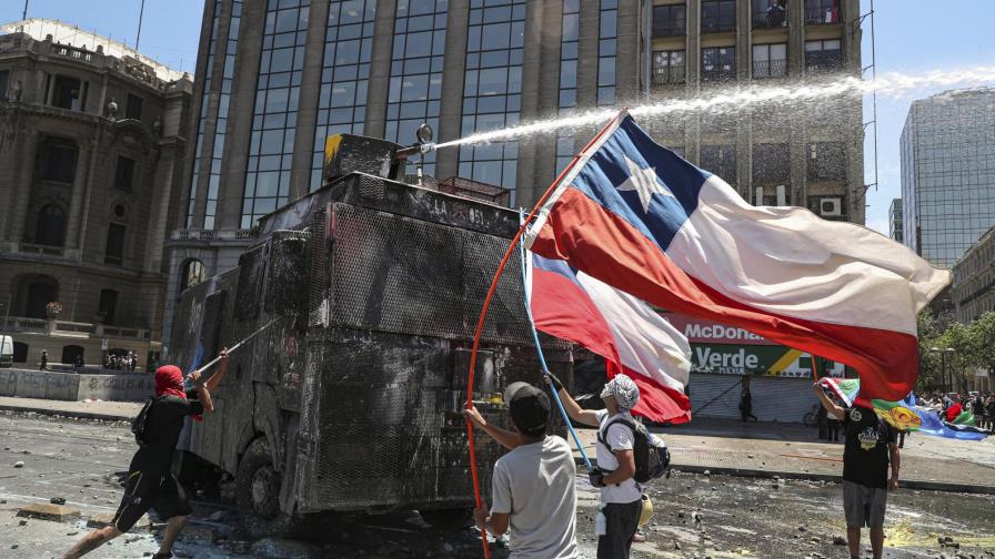 Chile desiste de jugar amistoso en Perú por crisis social Chile desiste de jugar amistoso en Perú por crisis social