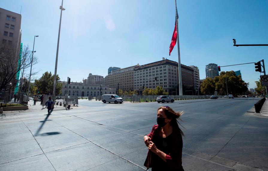 Chile pone en vigor la más estricta cuarentena por el virus