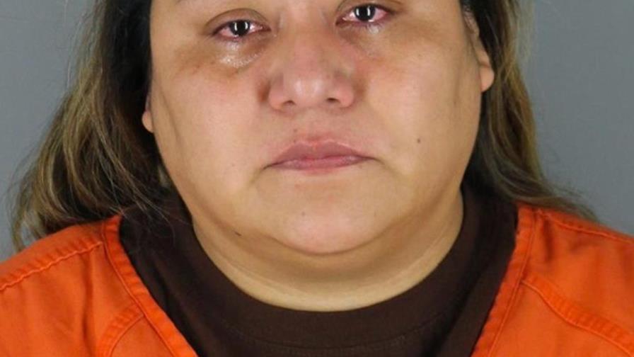 Acusan a mujer de Minnesota de timar a 4 inmigrantes