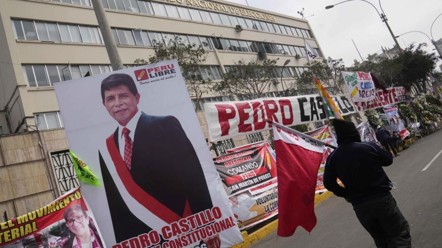 Pedro Castillo reitera pedido de nueva Constitución en Perú
