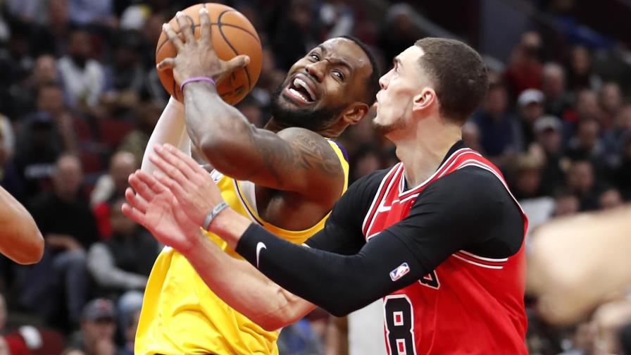 LeBron logra ‘triple doble’; Lakers vencen a Bulls LeBron logra ‘triple doble’; Lakers vencen a Bulls