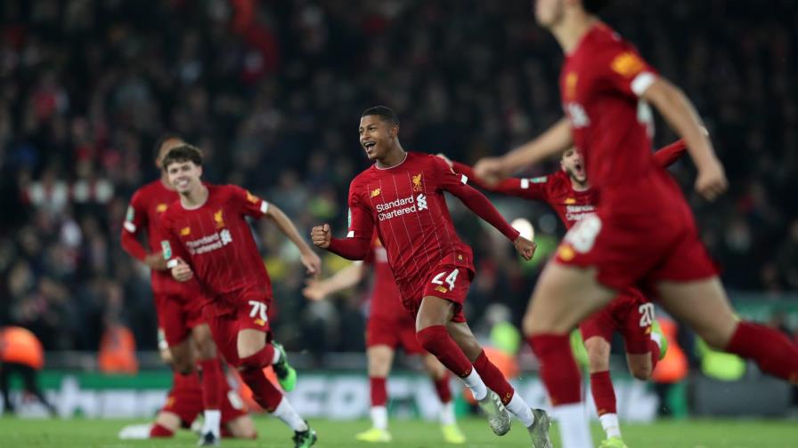 En penales, Liverpool elimina al Arsenal de la Copa de Liga