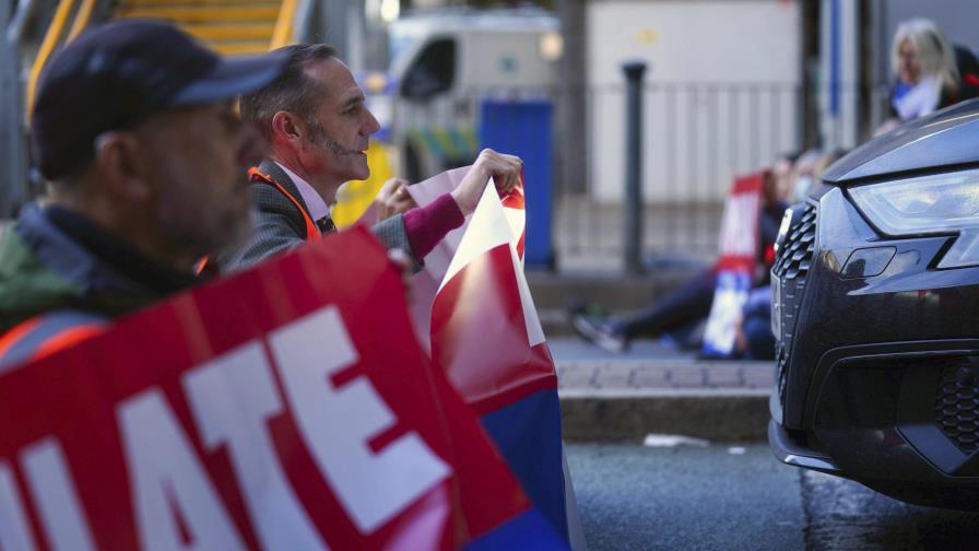 Activistas vuelven a calles británicas pese a orden judicial