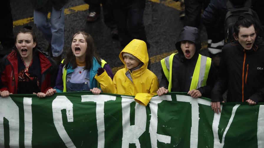 Activistas y legisladores: Ley climática de UE queda a deber Activistas y legisladores: Ley climática de UE queda a deber