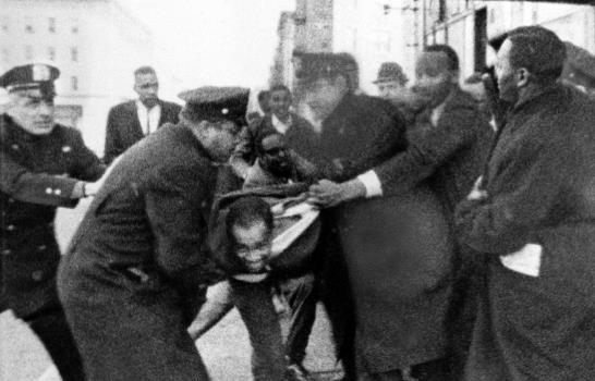 Jueza exonera a dos hombres por el asesinato de Malcolm X