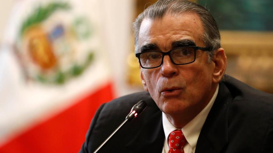 Oposición de Perú busca apoyo internacional sin hacer “mea culpa” por crisis