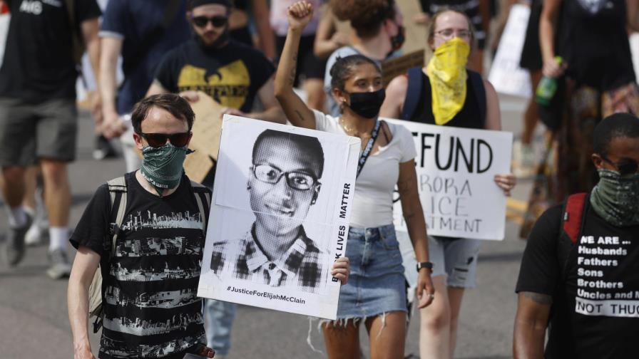 La policía de Aurora, Colorado, tiene prejuicios raciales La policía de Aurora, Colorado, tiene prejuicios raciales