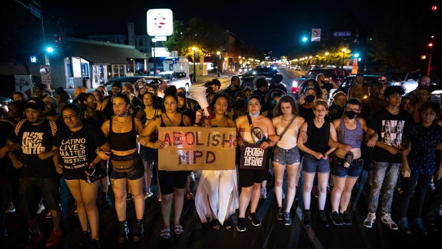 Protestas en Minneapolis por hombre baleado por alguaciles