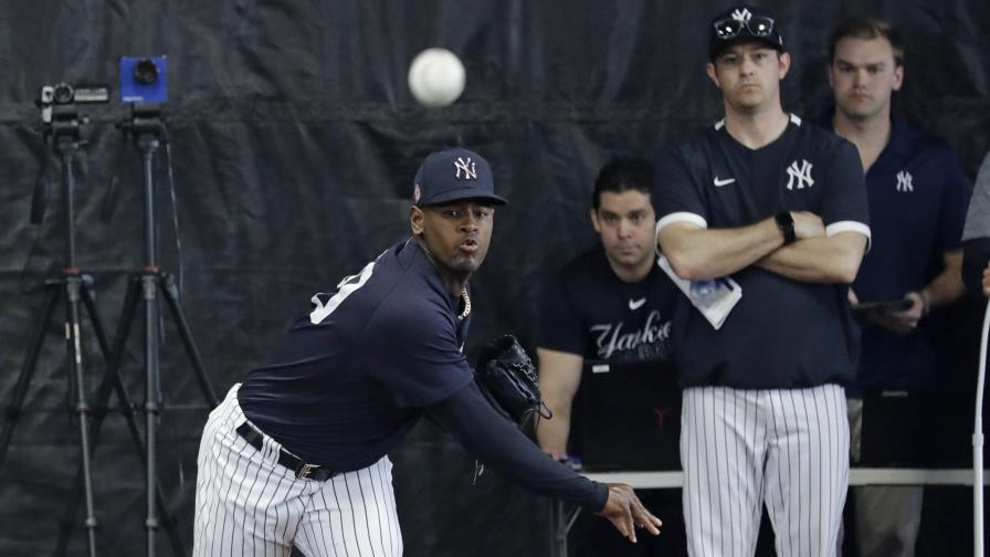 Severino se somete a cirugía de Tommy John Severino se somete a cirugía de Tommy John