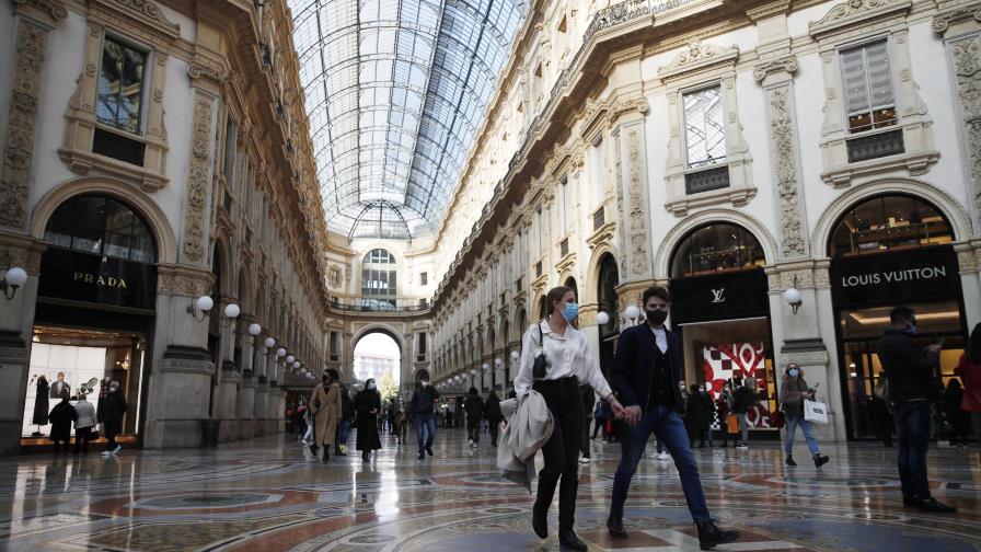Rinden homenaje a médicos italianos fallecidos en pandemia
