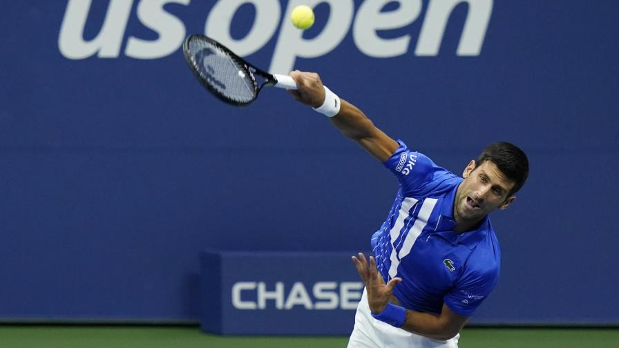 Osaka muestra su frustración, pero avanza en el US Open