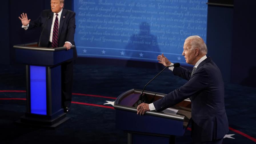Biden dice aceptará debate con Trump si médicos lo aprueban