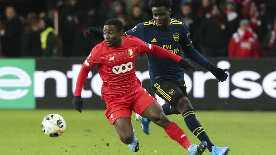 Arsenal avanza en Liga Europa tras empate en Bélgica