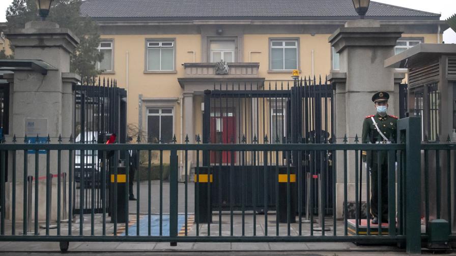 China fija sanciones a británicos tras medidas de Occidente