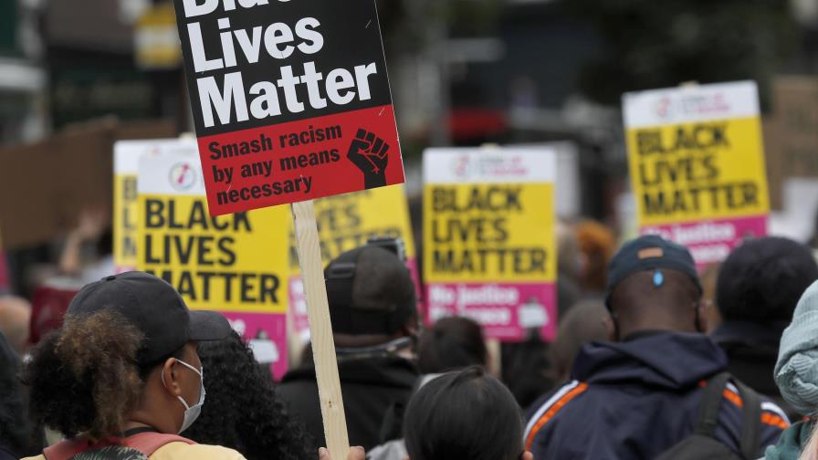 Expertos de ONU rechazan informe británico que niega racismo