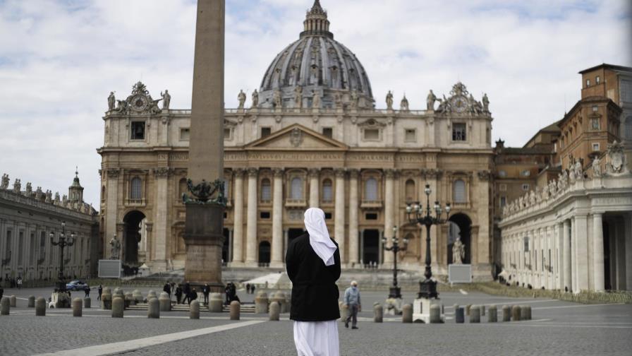 El papa compara al racismo con un virus
